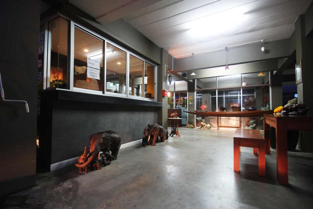 Namnon Place Nonthaburi Eksteriør bilde