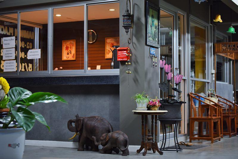Namnon Place Nonthaburi Eksteriør bilde