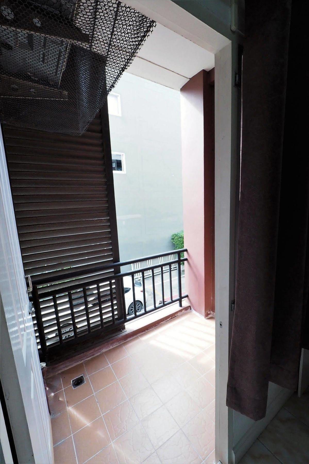 Namnon Place Nonthaburi Eksteriør bilde