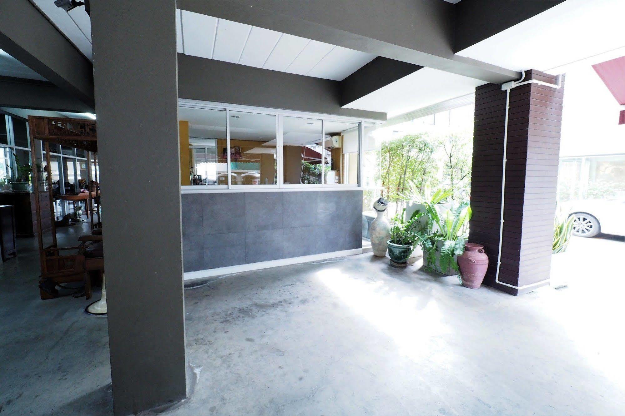 Namnon Place Nonthaburi Eksteriør bilde