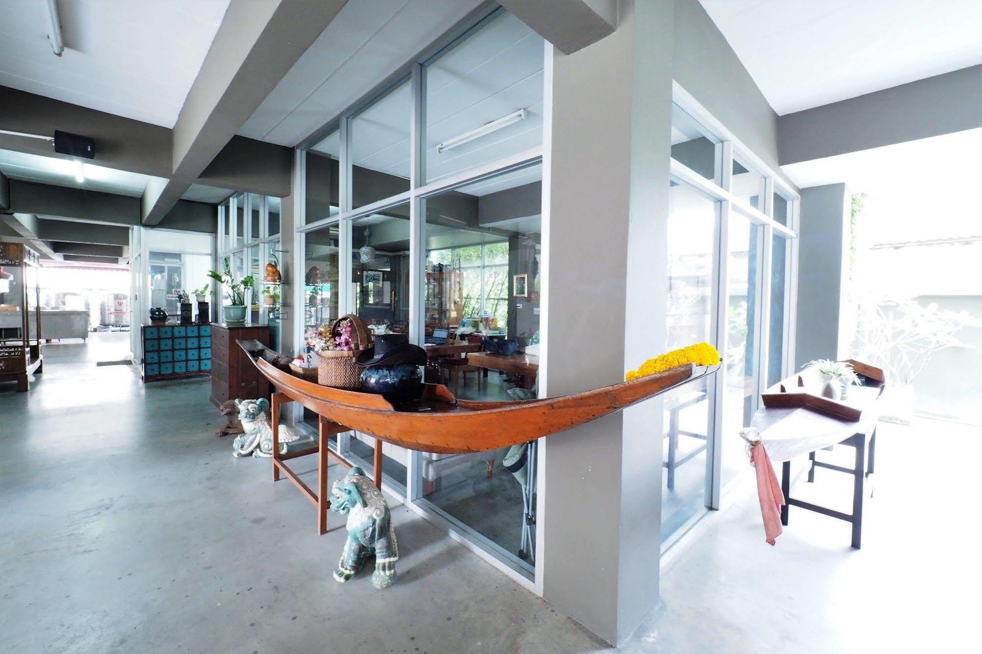Namnon Place Nonthaburi Eksteriør bilde