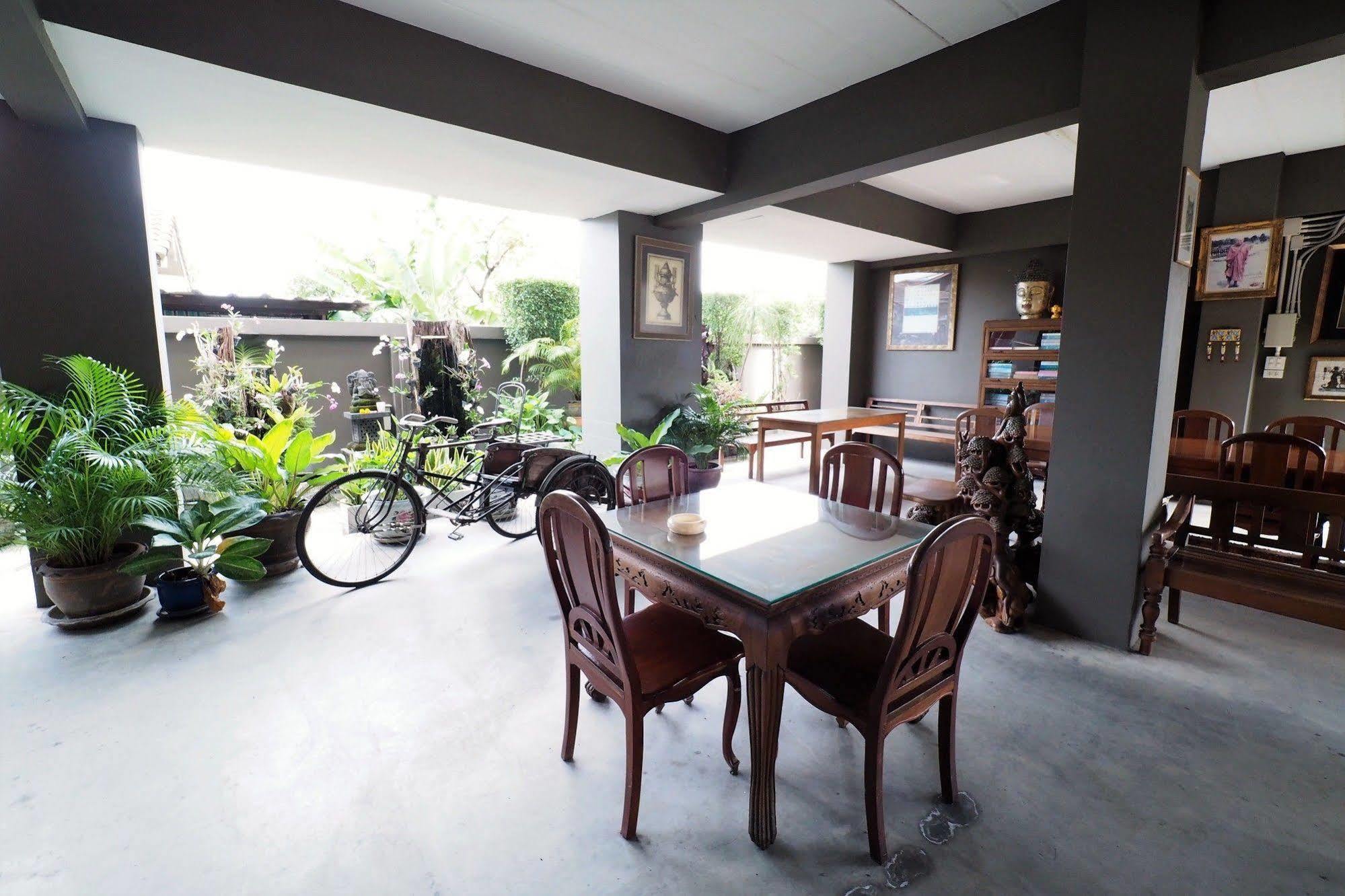 Namnon Place Nonthaburi Eksteriør bilde