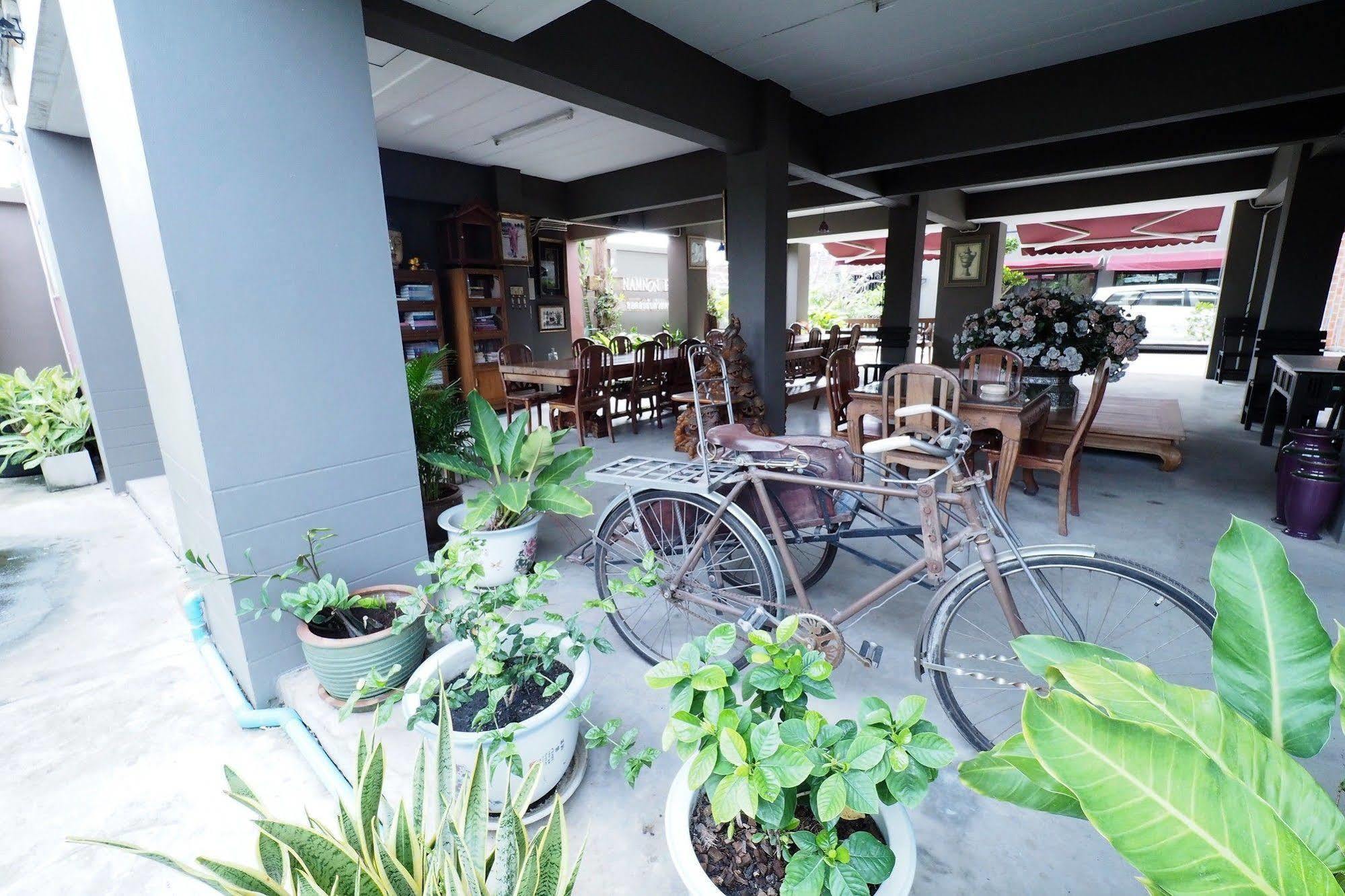 Namnon Place Nonthaburi Eksteriør bilde