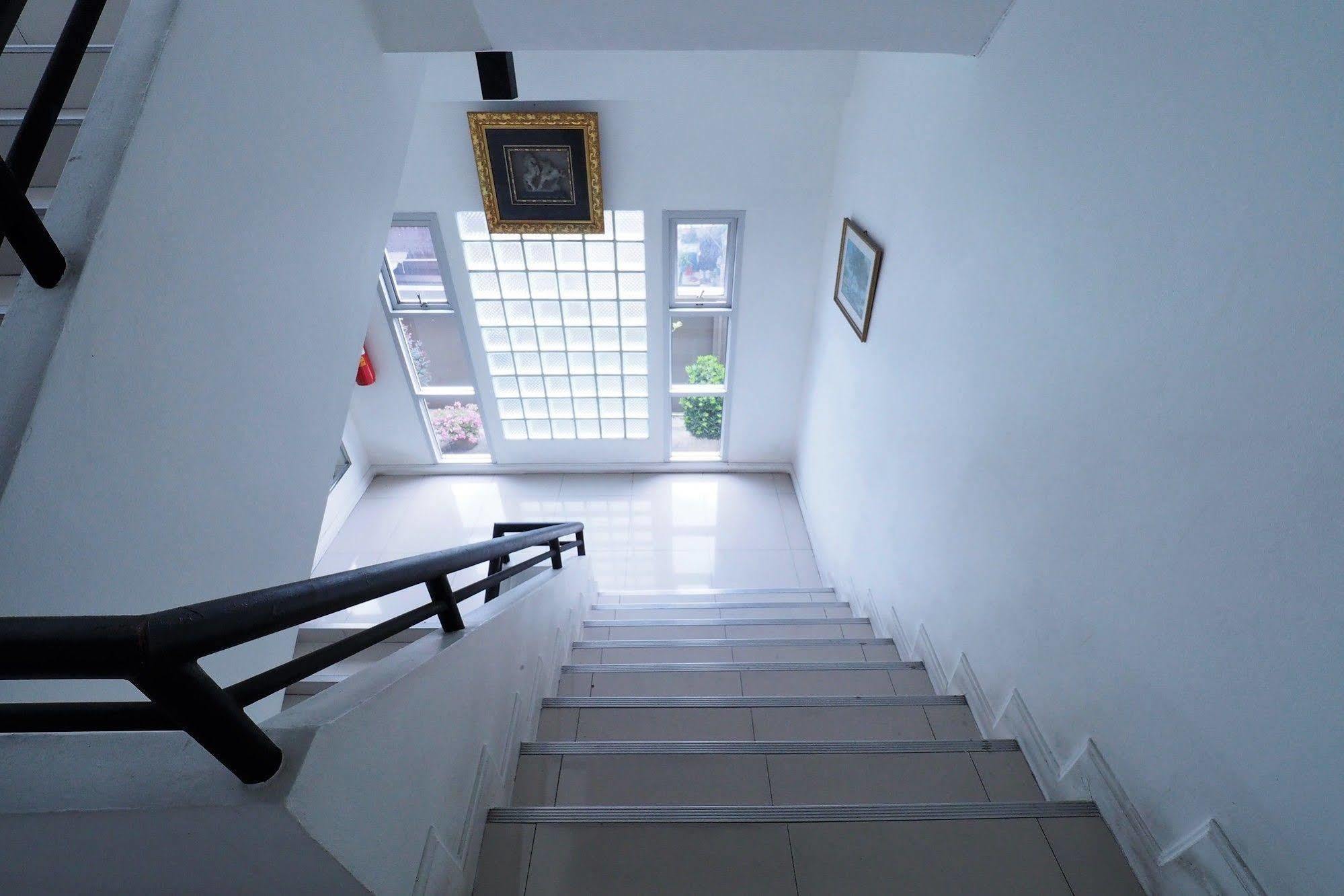 Namnon Place Nonthaburi Eksteriør bilde